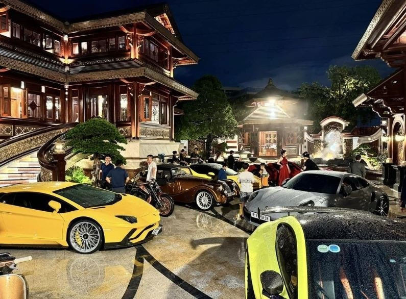 Tài sản của vợ chồng doanh nhân Mailisa: Sở hữu 'đế chế làm đẹp' trải dài từ Bắc tới Nam, biệt phủ 4.000m2 toàn gỗ quý, dàn siêu xe 500 tỷ - ảnh 6