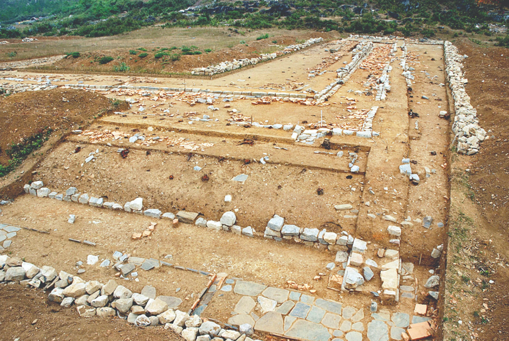 Khai quật ‘kho báu’ di sản hơn 600 tuổi trên diện tích 10.000m2 - ảnh 3