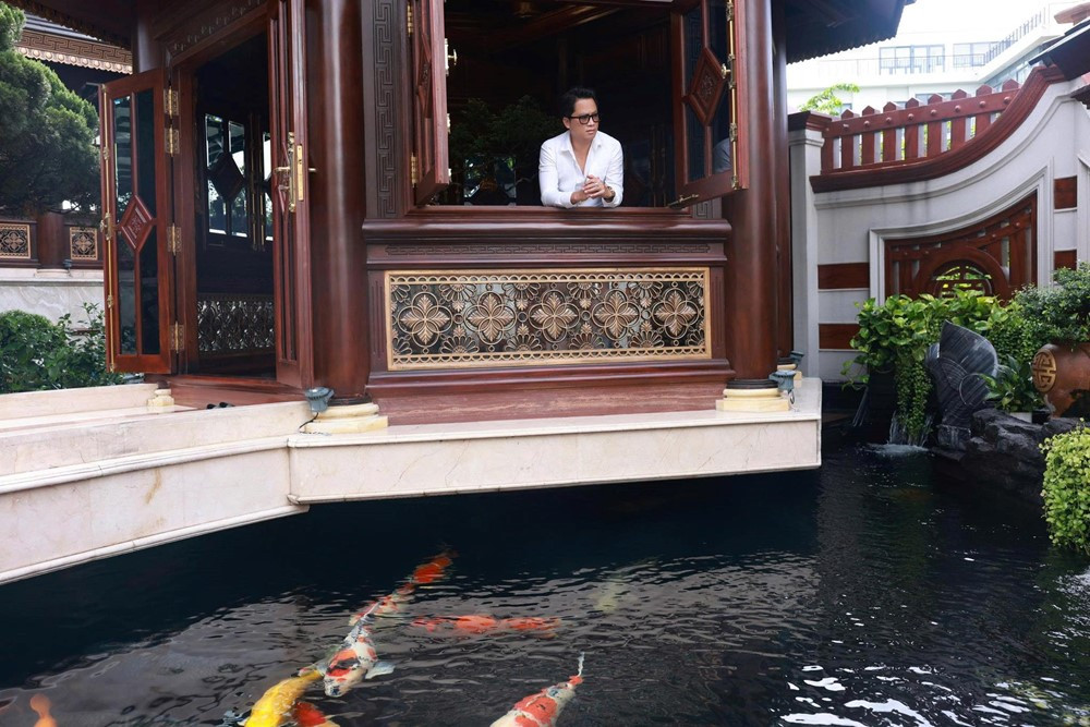 Hàng chục cảnh sát có mặt tại biệt phủ 4.000m2 của bà chủ Mailisa - ảnh 4