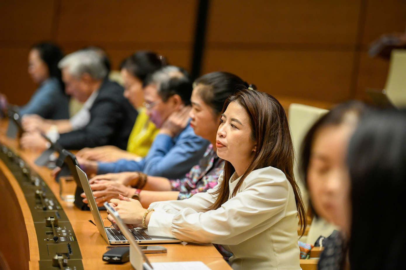 Các đại biểu tại phiên họp chiều 13/11. Ảnh: Như Ý 1311ns1.jpg