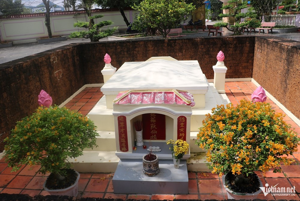 Ngôi mộ cổ gần 270 năm của người phụ nữ duy nhất Việt Nam từng được lấy tên để đặt cho một tỉnh - ảnh 4