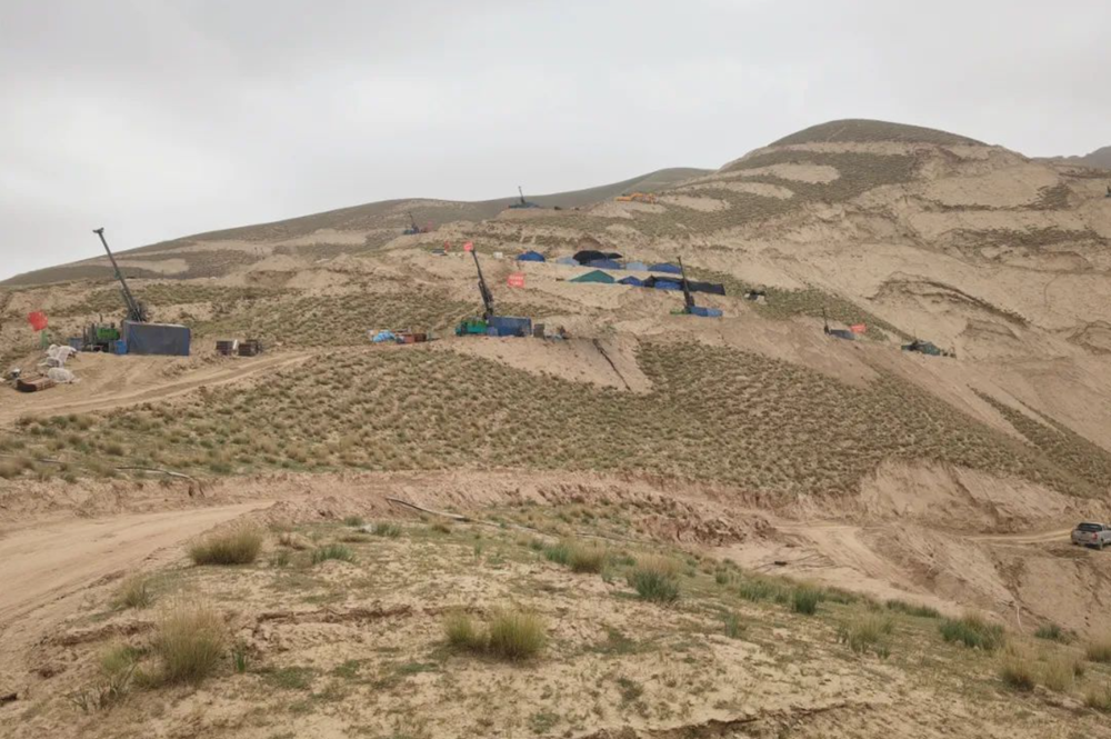 Chuyên gia thăm dò khu vực hơn 50km2, phát hiện mỏ vàng 70 tấn sau 10 năm tìm kiếm, giá trị vượt 185.000 tỷ - ảnh 1