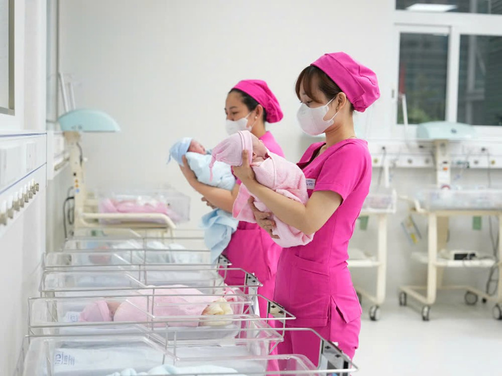 Đề xuất hỗ trợ tối đa 13 triệu đồng cho mỗi bé chào đời để khuyến sinh - ảnh 1