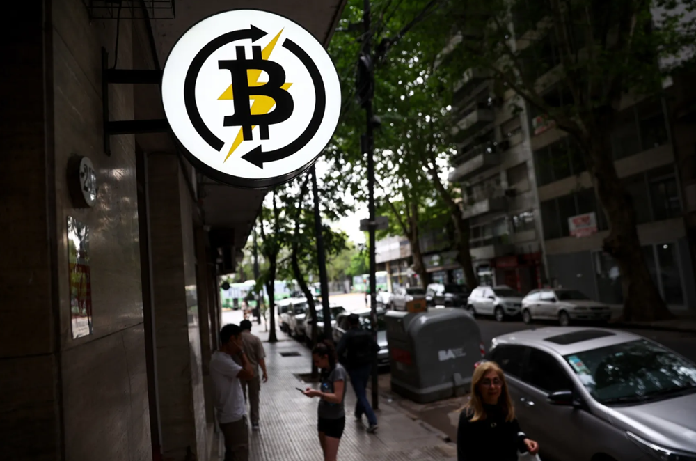 Bitcoin giảm xuống dưới 96.000 USD, nhà đầu tư ồ ạt tháo chạy khỏi các quỹ ETF Bitcoin giảm xuống dưới 96.000 USD, nhà đầu tư ồ ạt tháo chạy khỏi các quỹ ETF