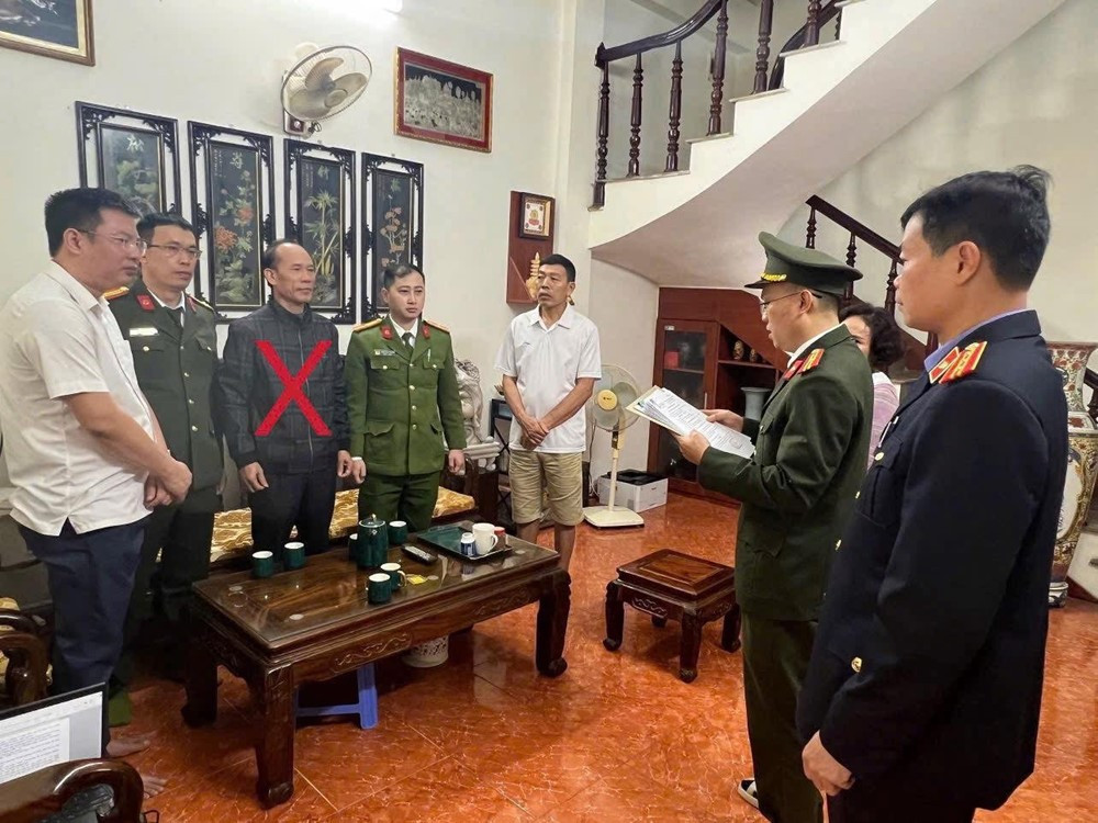 Bắt cán bộ công chức sinh năm 1969 - ảnh 1