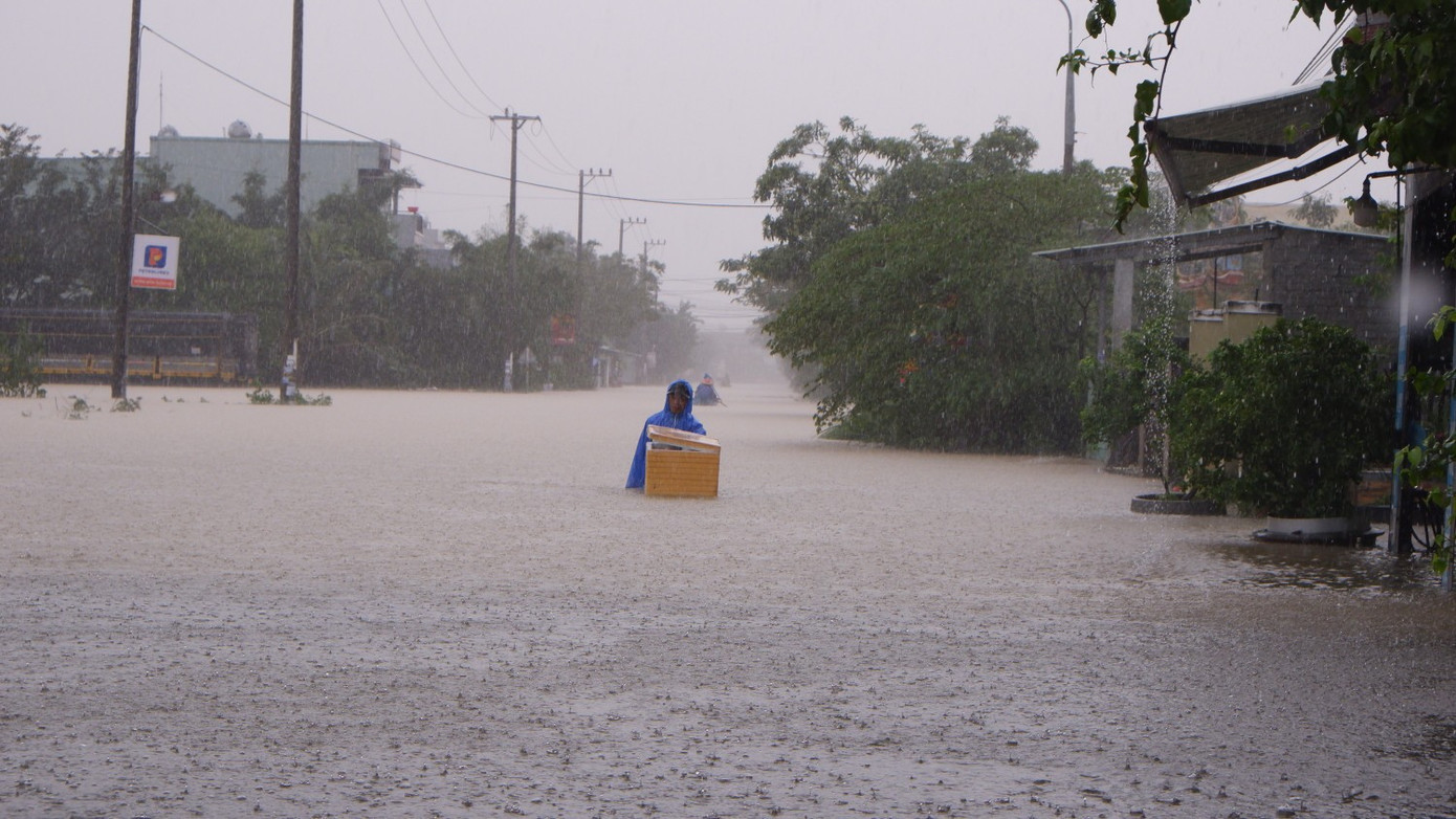 Đà Nẵng là khu vực hứng chịu mưa lớn nhất trong đợt này. mua-da-anng.jpg
