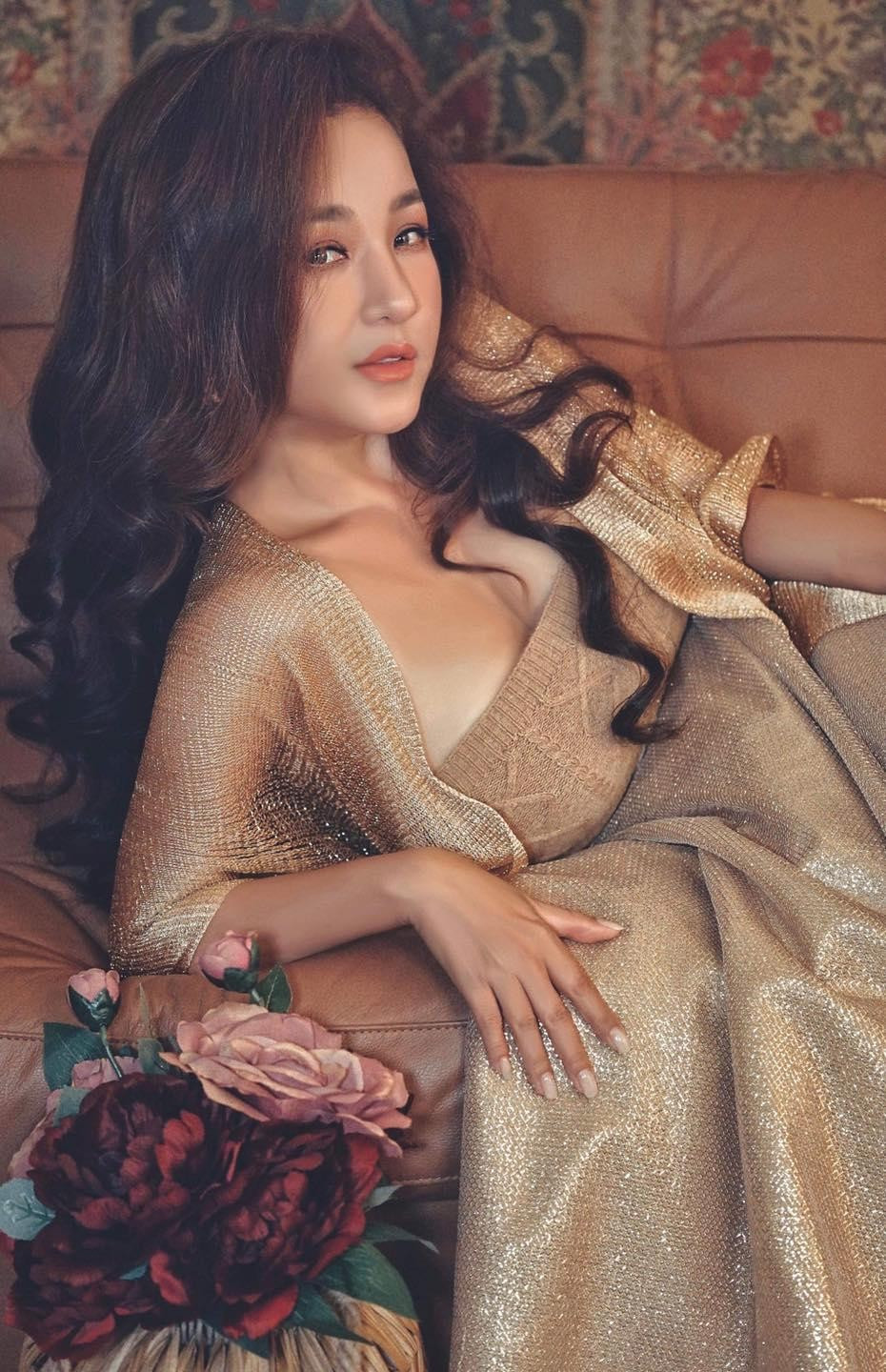 Danh hài Việt bị chồng lừa 7 tỷ rồi bỏ trốn, nay khoe 'ảnh cưới' với Á vương kém tuổi - ảnh 2