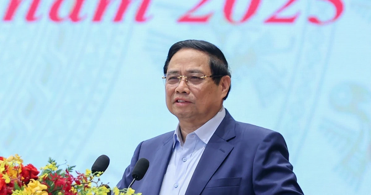 Thủ tướng nêu trường hợp người dân phải đi 19km để lấy xác nhận khai sinh cho con