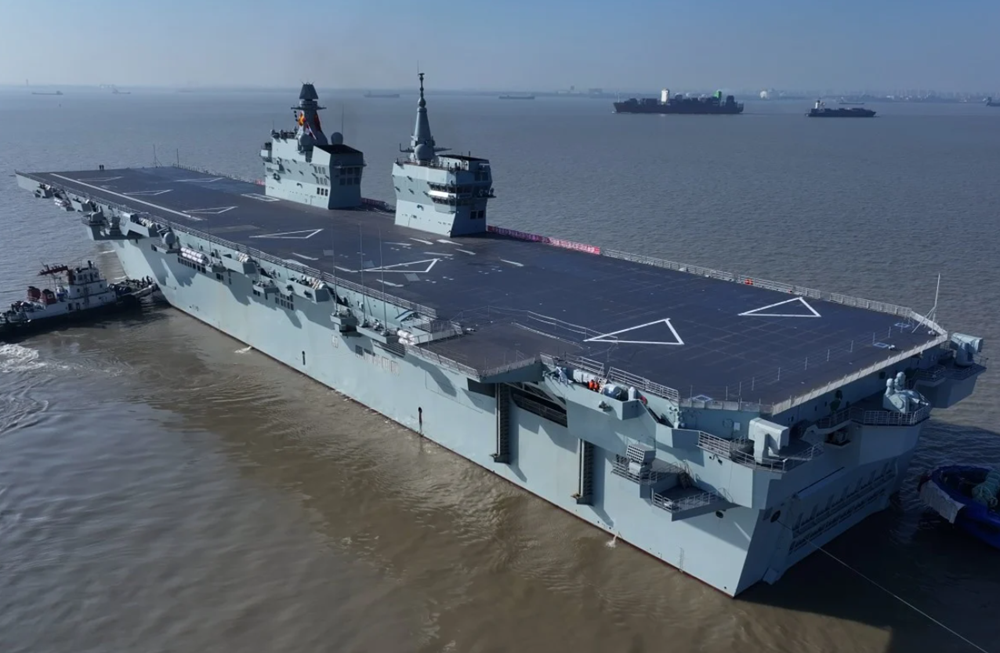 Láng giềng Việt Nam lần đầu tiên thử nghiệm tàu đổ bộ tấn công trên biển, trang bị máy phóng điện từ hiện đại - ảnh 1