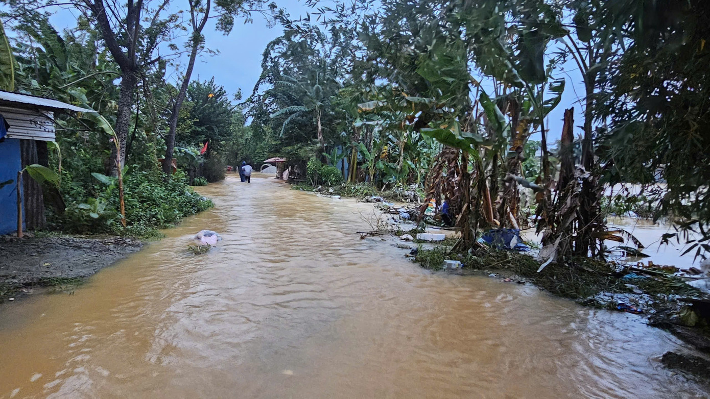 Mưa lớn những ngày tới tại Huế gây nguy cơ ngập lụt những vùng trũng ven sông, khu đô thị. ngap-lut-2-7.jpg