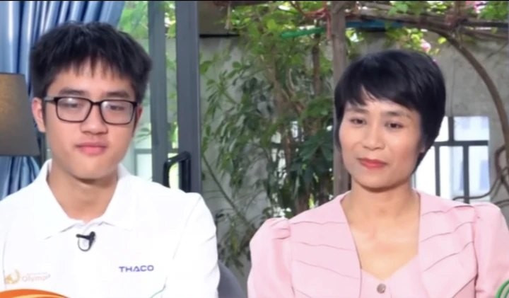 Gia đình đặc biệt nhất Olympia, có hai mẹ con cùng là 'nhà leo núi' - ảnh 1