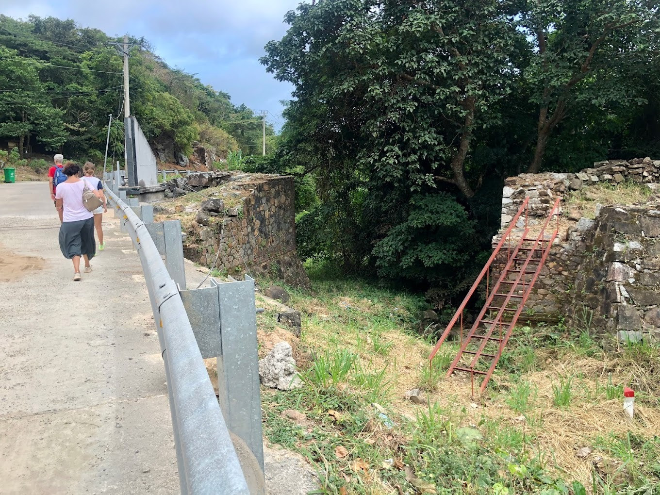 Cây cầu ma đáng sợ nhất TP. HCM chính thức hoạt động trở lại- Ảnh 4. Cây cầu ma đáng sợ nhất TP. HCM chính thức hoạt động trở lại- Ảnh 4.