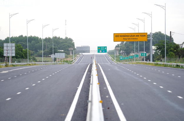 Tuyến cao tốc 18.000 tỷ kết nối 2 tỉnh thành giàu nhất cả nước nguy cơ lỡ hẹn thông xe- Ảnh 1.