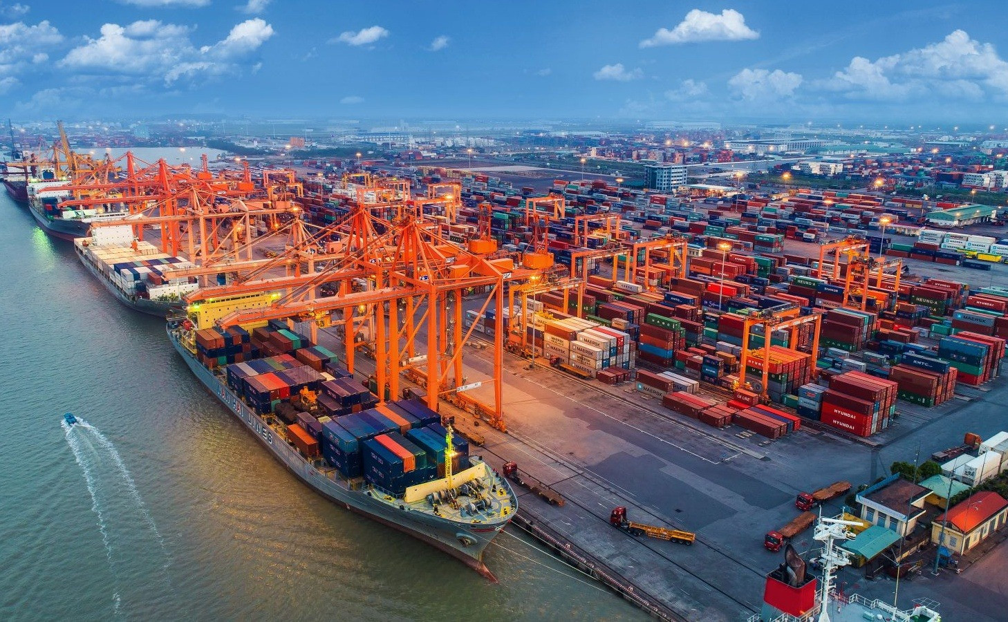 Việt Nam sắp có tổ hợp siêu bến cảng và trung tâm logistics 14,2 tỷ USD: Quy mô hơn 4.300ha lớn bậc nhất cả nước, có 'bóng dáng' của Vingroup- Ảnh 2.