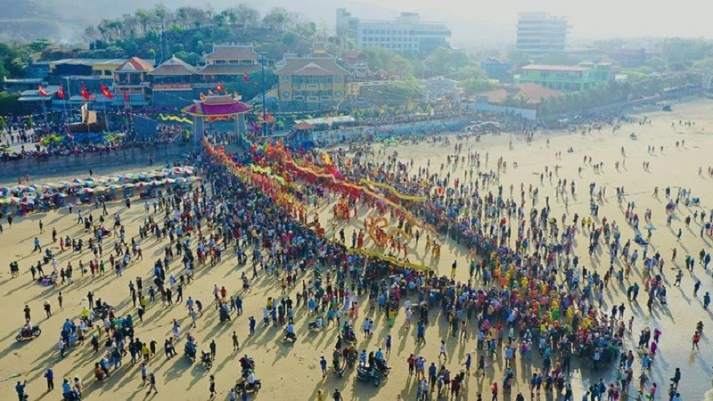 Việt Nam có làng chài 300 năm tuổi, sở hữu di sản văn hóa độc đáo và cung đường ven biển đẹp như mơ - ảnh 2