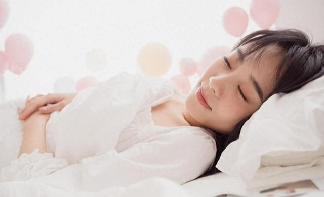 'Khung giờ vàng' để có giấc ngủ ngon, hạn chế bệnh tim mạch - ảnh 1