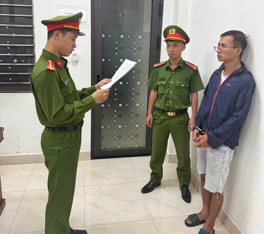 Truy xét, bắt khẩn cấp Đinh Văn Khoa sinh năm 1995 - ảnh 1