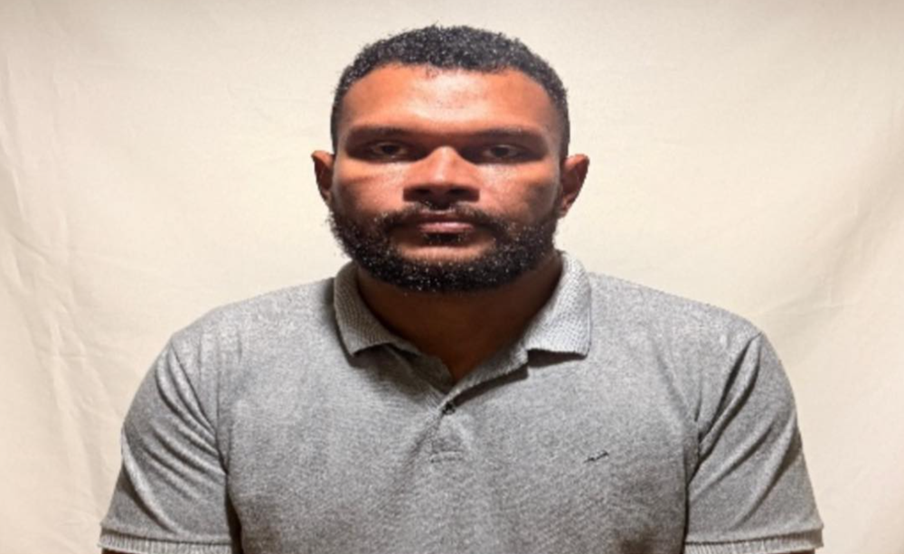 Đột kích cơ sở kinh doanh của một doanh nhân, tịch thu 33 cây vàng, hơn 2 tỷ đồng tiền mặt cùng loạt tài liệu quan trọng - ảnh 1