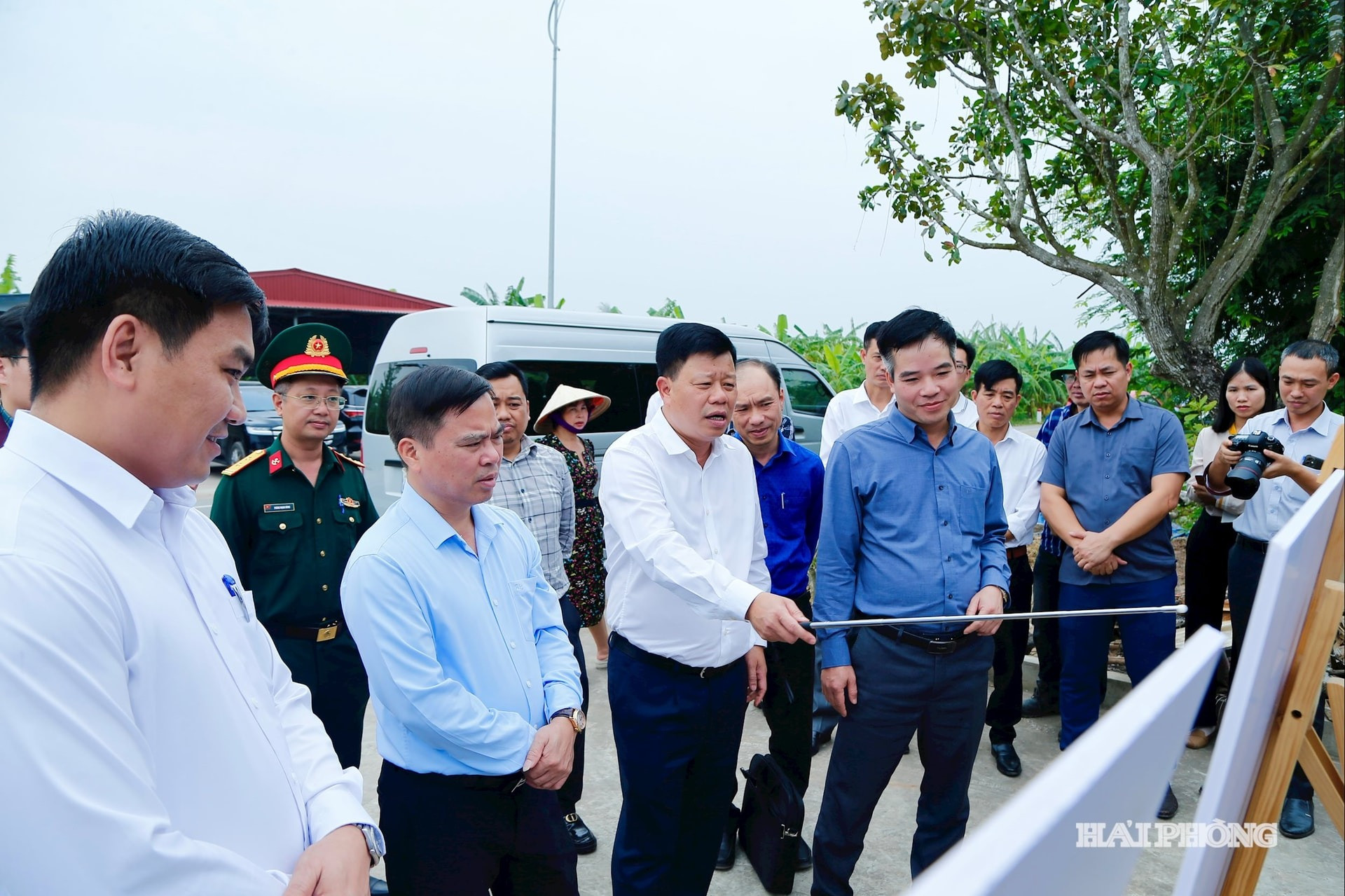 Hình ảnh buổi kiểm tra tại Khu công nghiệp sân bay Tiên Lãng (khu B). Nguồn ảnh: Báo Hải Phòng