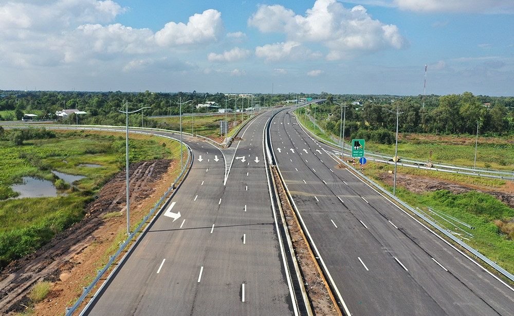 Chỉ một tháng nữa, Việt Nam sẽ chính thức khởi công loạt dự án giao thông trọng điểm hơn 253.000 tỷ- Ảnh 3. Chỉ một tháng nữa, Việt Nam sẽ chính thức khởi công loạt dự án giao thông trọng điểm hơn 253.000 tỷ- Ảnh 3.