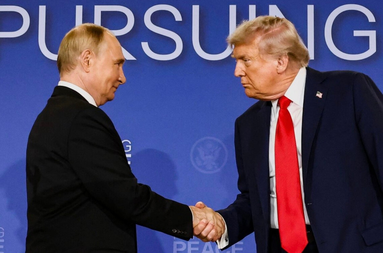 Tổng thống Mỹ Donald Trump và Tổng thống Nga Vladimir Putin trong dịp gặp thượng đỉnh ở Alaska. (Ảnh: Reuters) img-1273.jpg