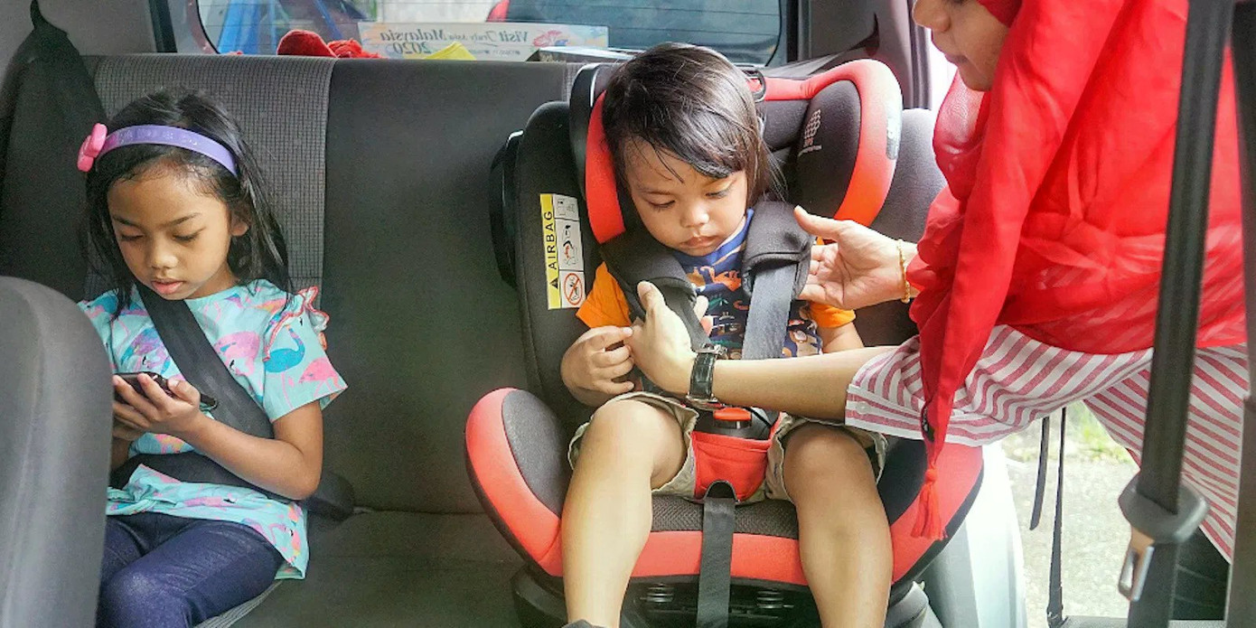 Quy định ghế trẻ em trên ô tô là một bước tiến lớn trong việc bảo vệ trẻ em khi tham gia giao thông. Ảnh: Theasianparent. ghe-an-toan-cho-tre-em.jpg