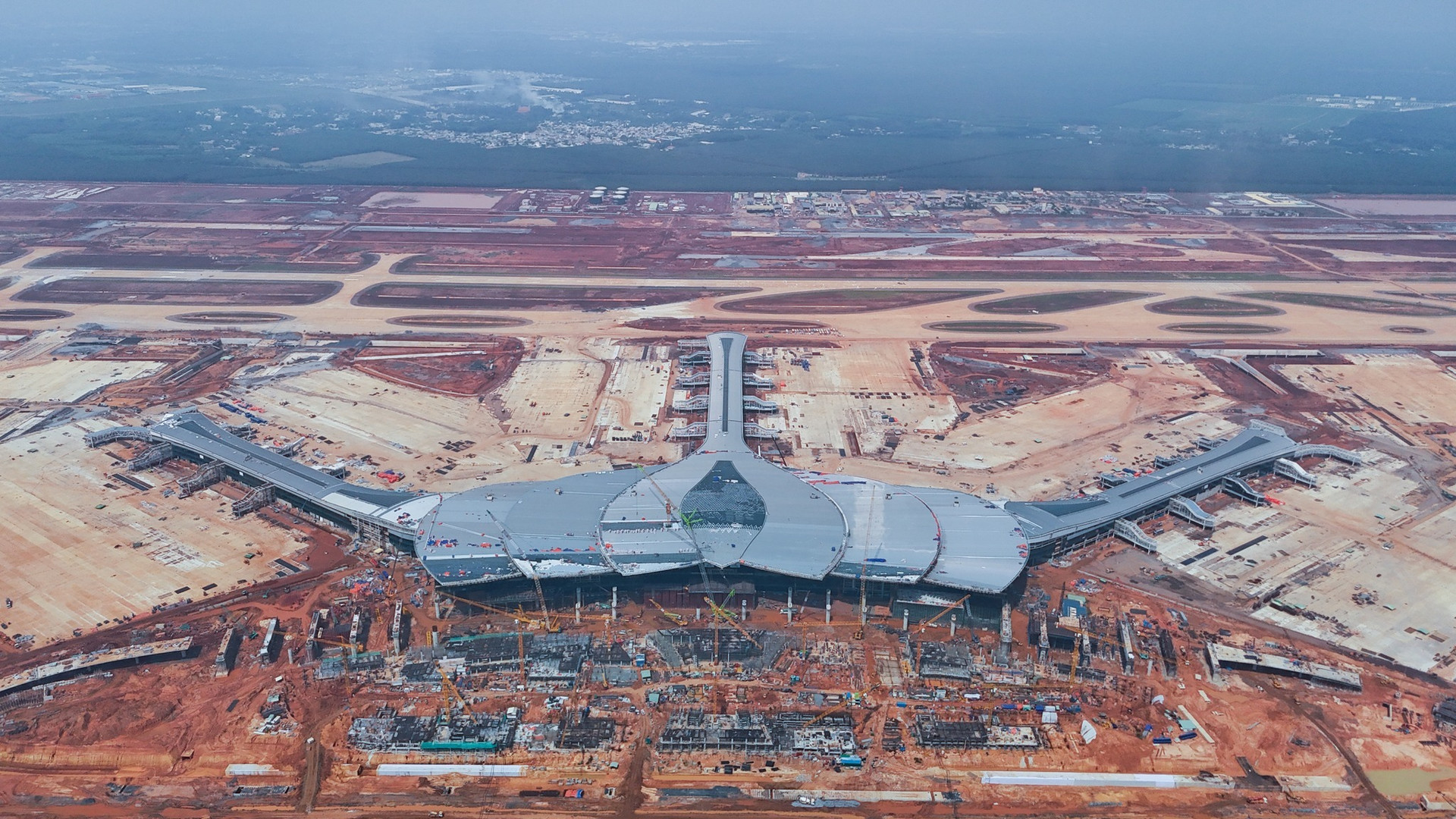 Mãn nhãn với loạt ảnh siêu sân bay lớn nhất Việt Nam, lọt TOP quy mô thế giới trước khi bước vào thời khắc lịch sử- Ảnh 1.