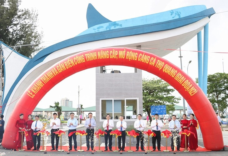 Khánh thành dự án nâng cấp cảng cá lớn nhất miền Trung, tiếp nhận 300 tàu/ngày- Ảnh 1.