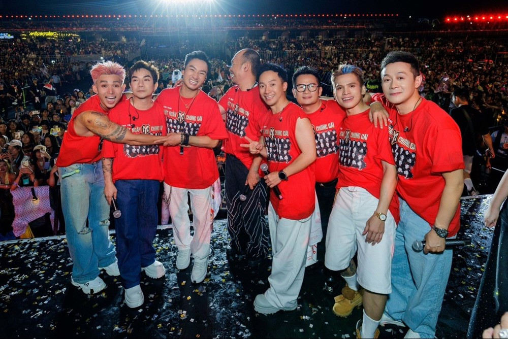 NSND Tự Long đại diện ủng hộ hơn 5,3 tỷ đồng hỗ trợ đồng bào chịu thiệt hại do mưa lũ - ảnh 2