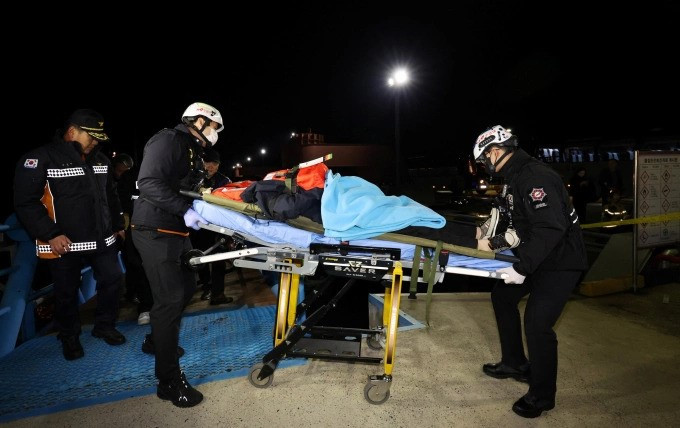 Phà chở 267 người bị mắc cạn, cảnh sát lập tức vào cuộc, 2 thủy thủ bị bắt khẩn cấp