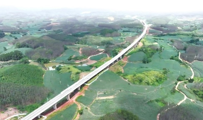 Sắp thông xe tuyến đường sắt cao tốc kết nối trực tiếp với Trung Quốc- Ảnh 1.