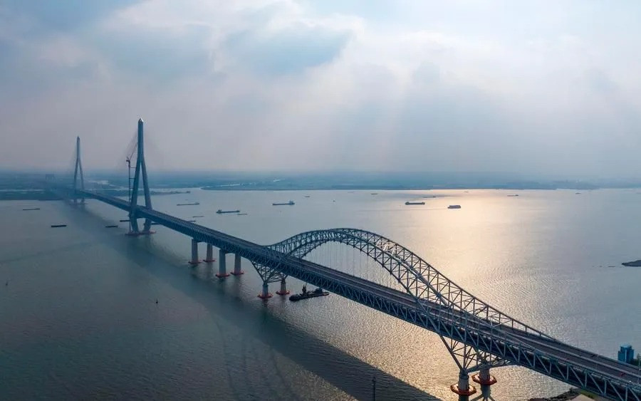 Cầu dây văng có nhịp chính dài nhất thế giới: Dài 10km, rút ngắn hành trình từ 80 phút xuống còn 20 phút- Ảnh 1.