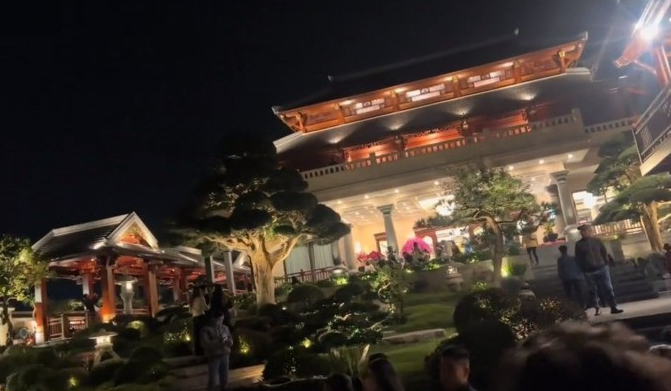 Chiêm ngưỡng biệt phủ bề thế mang phong cách Nhật Bản của trưởng thôn trẻ giàu nhất Việt Nam- Ảnh 2.