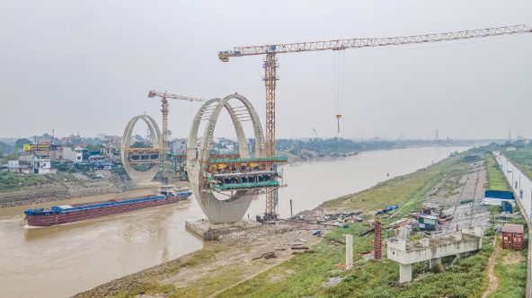 Cây cầu 1.800 tỷ thay thế cây cầu hơn 100 tuổi sẽ bị phá dỡ ở Hà Nội: Chưa giải quyết được khó khăn, phải thi công cầm chừng- Ảnh 3. Cây cầu 1.800 tỷ thay thế cây cầu hơn 100 tuổi sẽ bị phá dỡ ở Hà Nội: Chưa giải quyết được khó khăn, phải thi công cầm chừng- Ảnh 3.