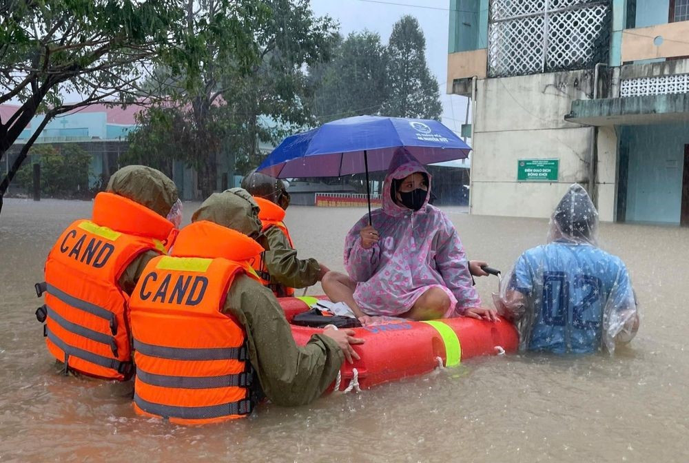 Người dân có thể cập nhật vị trí cần cứu trợ, nhận diện điểm kẹt lũ qua đây - ảnh 2
