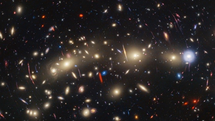 Phát hiện tín hiệu chưa từng thấy liên quan đến một thiên hà cổ - ảnh 1