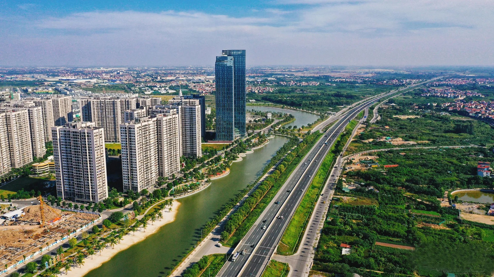 Đô thị Việt Nam đang bước vào chu kỳ rộng mở: Hà Nội và TP. HCM có sự dịch chuyển mới- Ảnh 1.