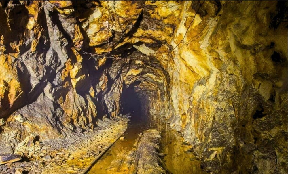 Phong tỏa mỏ vàng 995 tấn, nằm sâu trong một dãy núi dài hơn 7.200km - ảnh 2