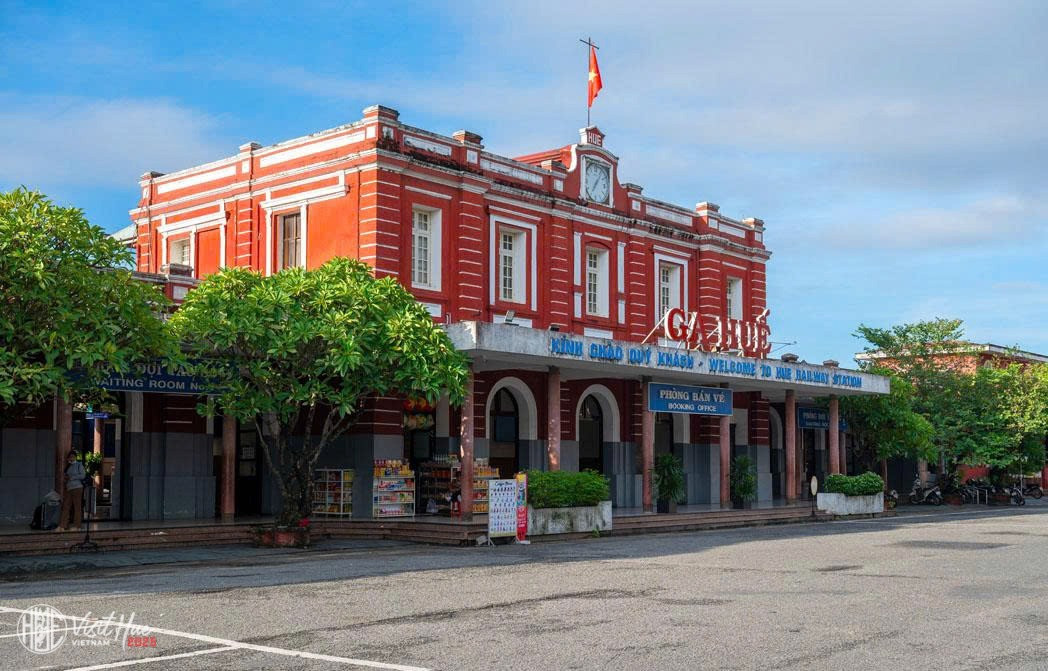 Nhà ga hơn trăm năm tuổi lâu đời bậc nhất Việt Nam, được xây từ thời Pháp thuộc vừa trở thành biểu tượng du lịch mới của vùng đất cố đô- Ảnh 4.