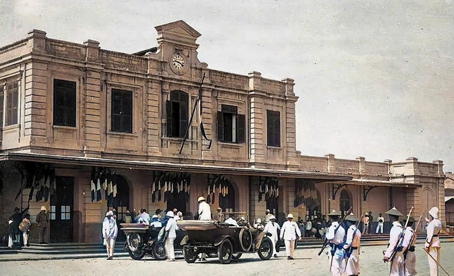 Nhà ga hơn trăm năm tuổi lâu đời bậc nhất Việt Nam, được xây từ thời Pháp thuộc vừa trở thành biểu tượng du lịch mới của vùng đất cố đô- Ảnh 1.