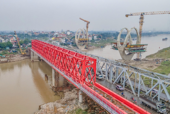 Cây cầu 1.800 tỷ thay thế cây cầu hơn 100 tuổi sẽ bị phá dỡ ở Hà Nội: Chưa giải quyết được khó khăn, phải thi công cầm chừng- Ảnh 2. Cây cầu 1.800 tỷ thay thế cây cầu hơn 100 tuổi sẽ bị phá dỡ ở Hà Nội: Chưa giải quyết được khó khăn, phải thi công cầm chừng- Ảnh 2.