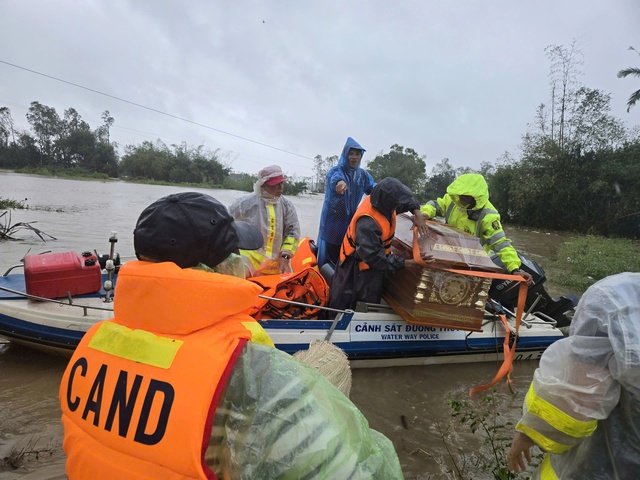 Mưa lũ cuốn trôi gần 9.000 tỷ đồng, 68 người chết và mất tích - ảnh 1
