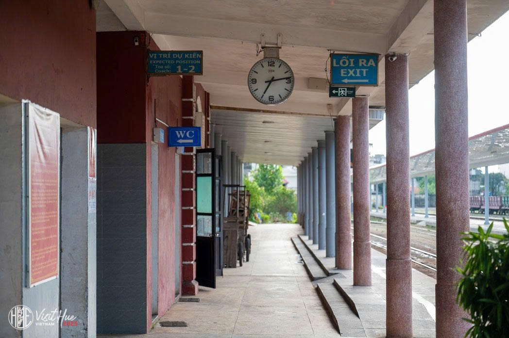 Nhà ga hơn trăm năm tuổi lâu đời bậc nhất Việt Nam, được xây từ thời Pháp thuộc vừa trở thành biểu tượng du lịch mới của vùng đất cố đô- Ảnh 8.