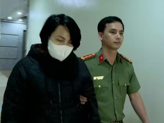 Khởi tố hai người phụ nữ liên quan đến 30 công ty 'ma'