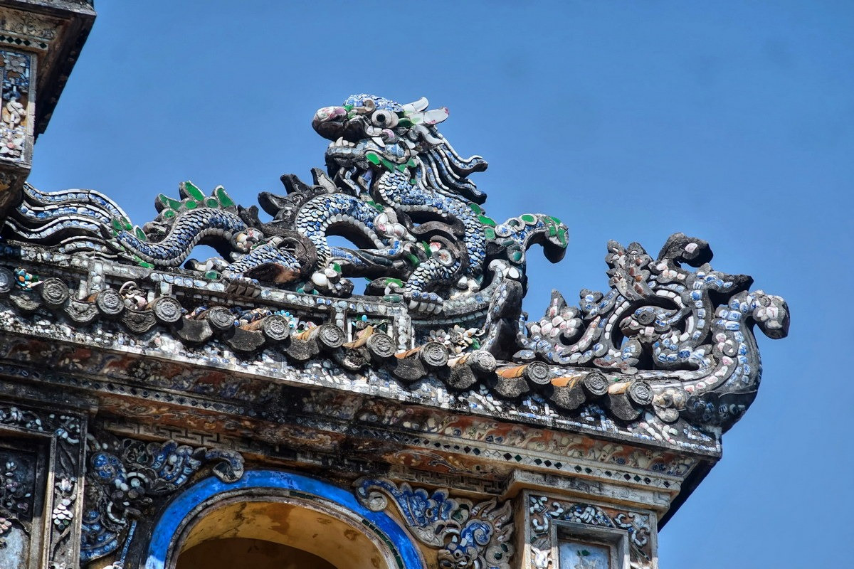 Cửa ra vào đẹp bậc nhất trong quần thể di sản cung đình Việt Nam: Tuyệt tác khảm sành sứ hơn 200 năm tuổi- Ảnh 5.