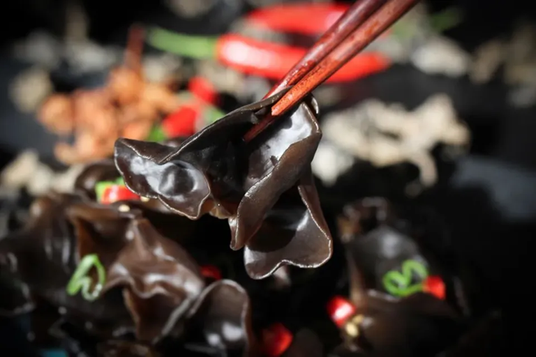 5 loại rau củ có thể 'đầu độc' gan, nhiều người vẫn ăn vô tư - ảnh 1