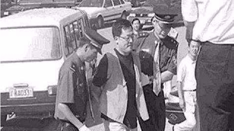 Thần đồng kinh doanh là tỷ phú đầu tiên bị tiêm thuốc độc, nộp 183.000 tỷ vẫn không thể mua lại mạng sống của chính mình - ảnh 4