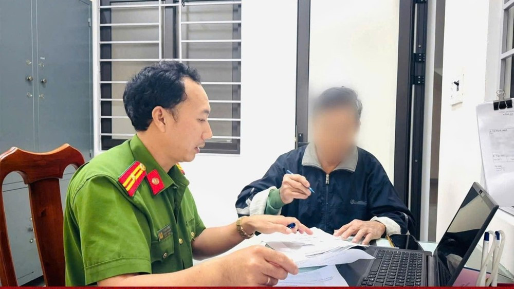 Giải cứu ông N.T.K., 67 tuổi bị 'bắt cóc online' - ảnh 1