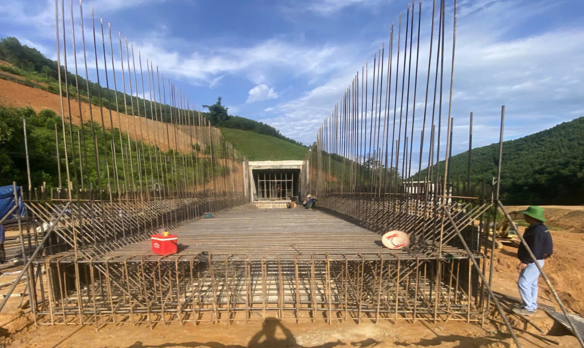 Cienco8 gặp khó khi làm dự án giao thông quan trọng tại tỉnh rộng thứ 2 miền Bắc- Ảnh 1.