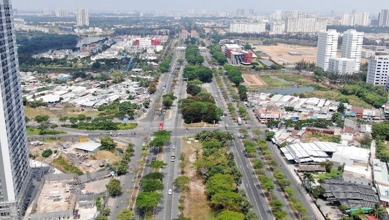 Những dự án bất động sản “mọc lên như nấm” tại cung đường này gây ra một áp lực lớn cho hạ tầng giao thông khu vực. Q1_CDRN.jpg